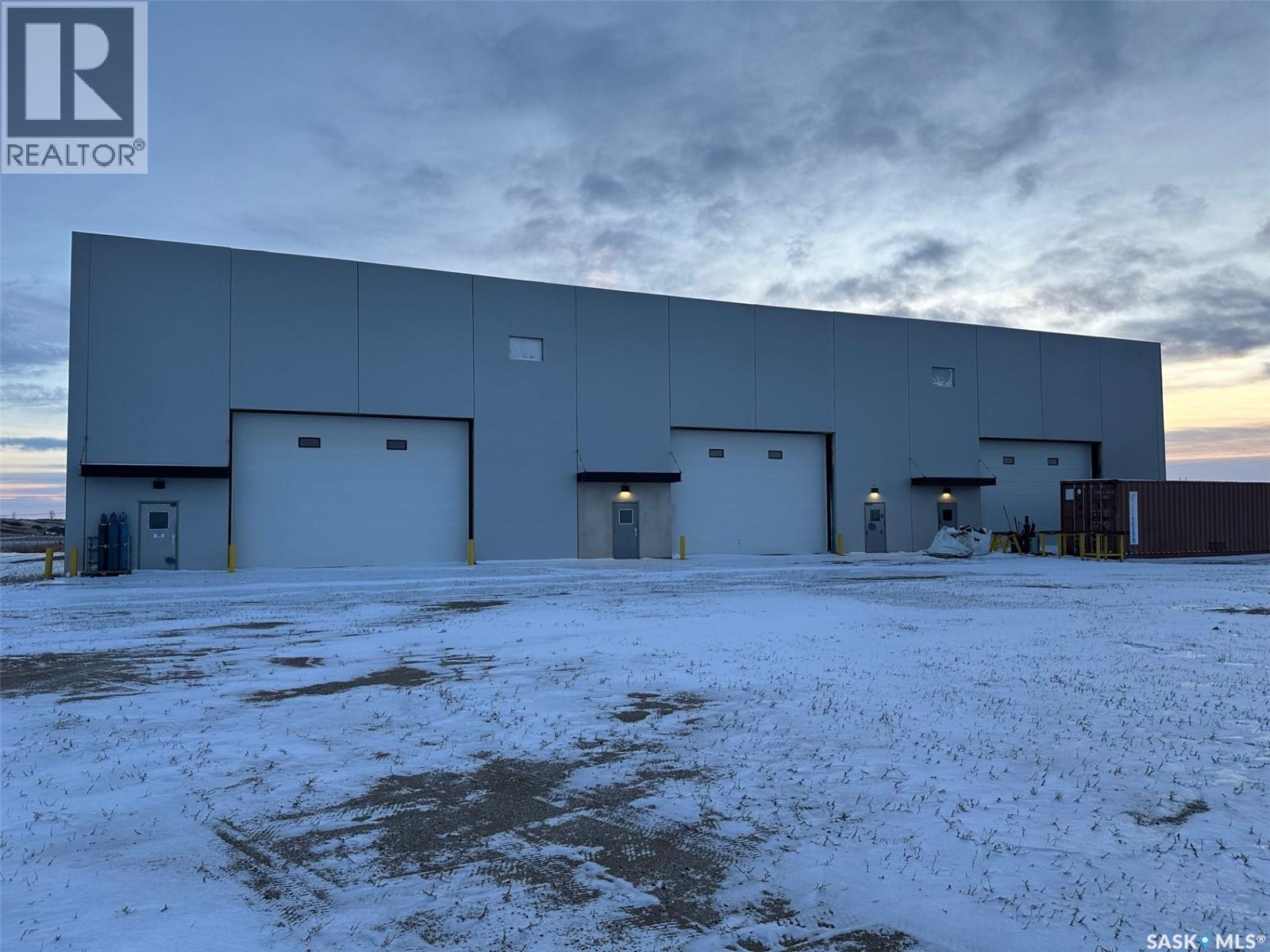 Metro Manufacturing Building, Moose Jaw Rm No. 161, Saskatchewan  S6H 7M6 - Photo 3 - SK025617