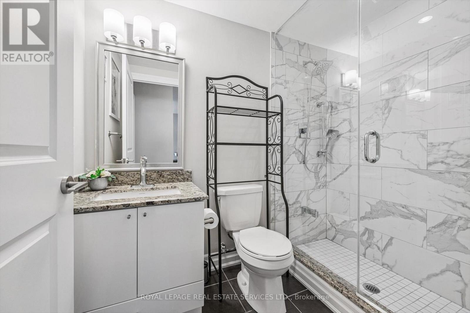 1007 - 55 Eglinton Avenue W, Mississauga, Ontario  L5R 0E4 - Photo 24 - W12642394