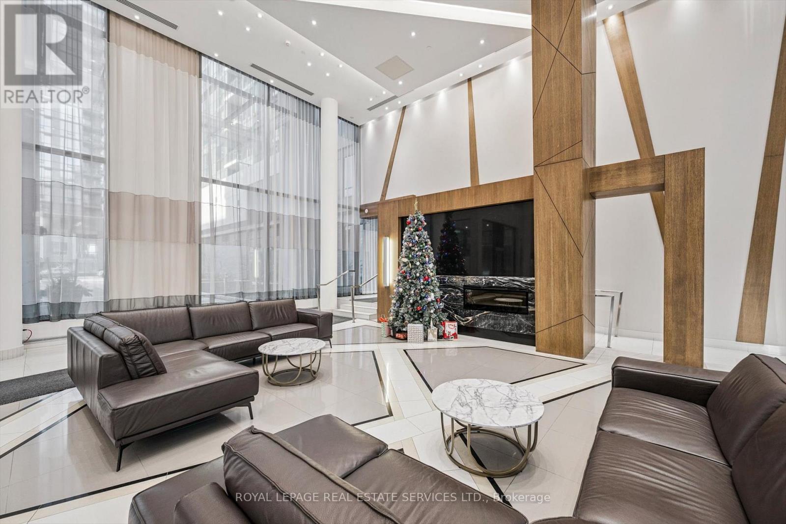 1007 - 55 Eglinton Avenue W, Mississauga, Ontario  L5R 0E4 - Photo 3 - W12642394