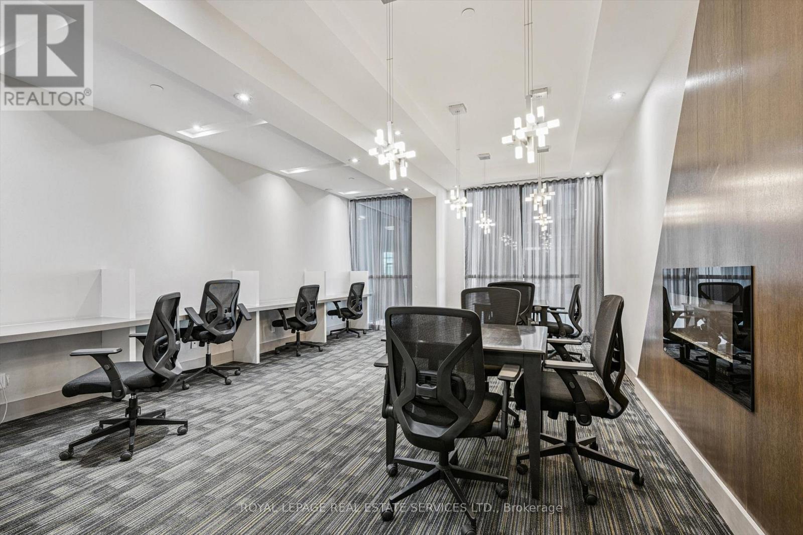 1007 - 55 Eglinton Avenue W, Mississauga, Ontario  L5R 0E4 - Photo 32 - W12642394