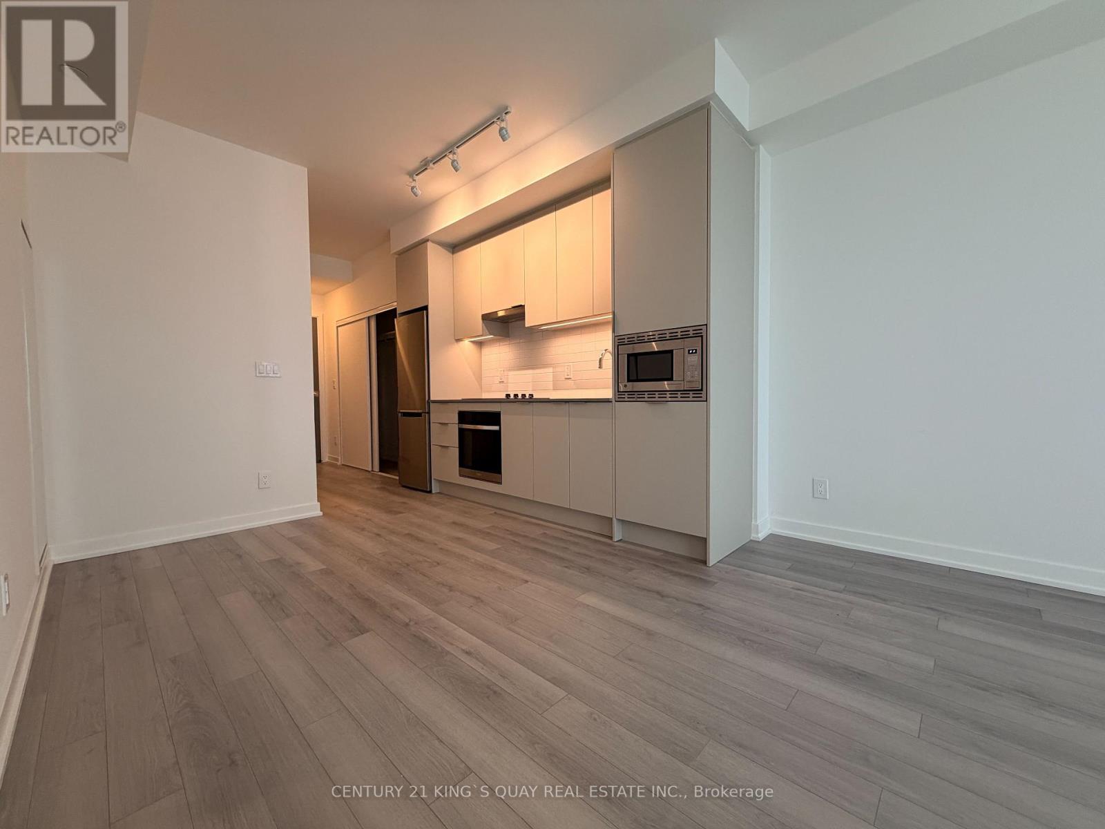 1402 - 3071 Trafalgar Road, Oakville, Ontario  L6H 8C6 - Photo 2 - W12642404