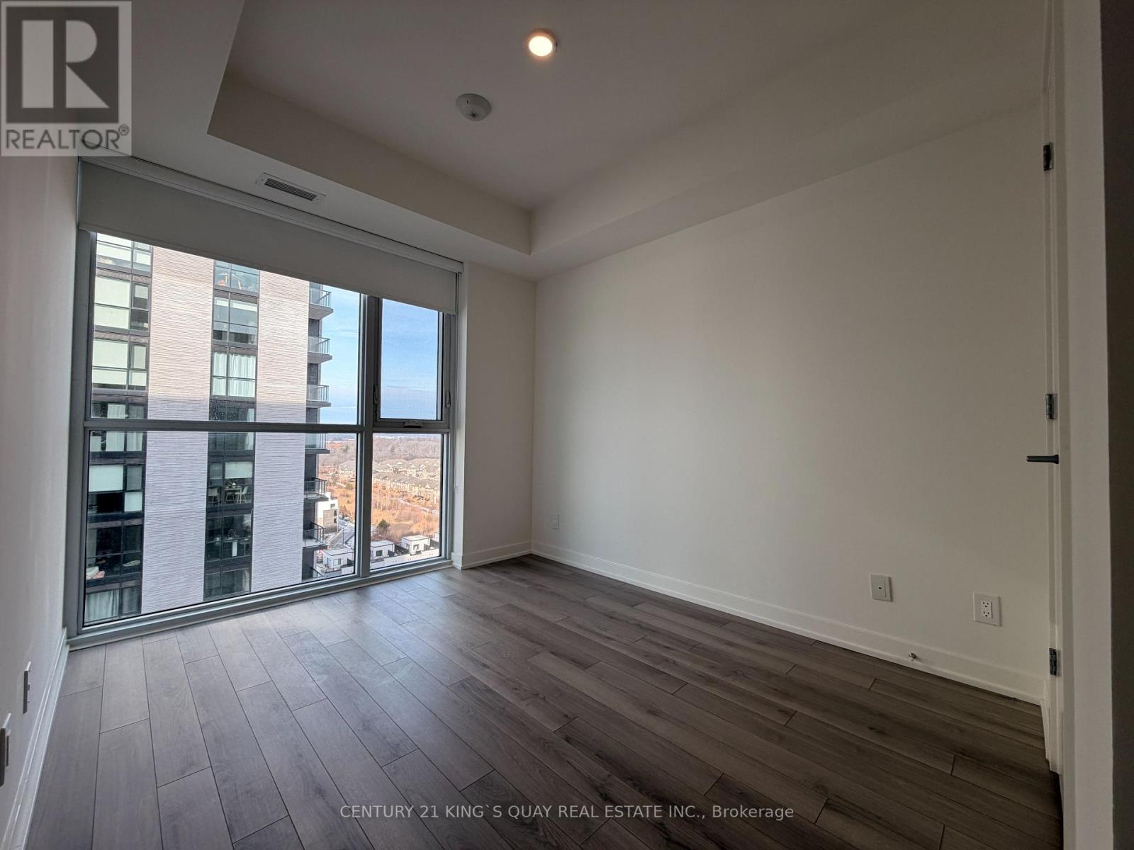 1402 - 3071 Trafalgar Road, Oakville, Ontario  L6H 8C6 - Photo 4 - W12642404