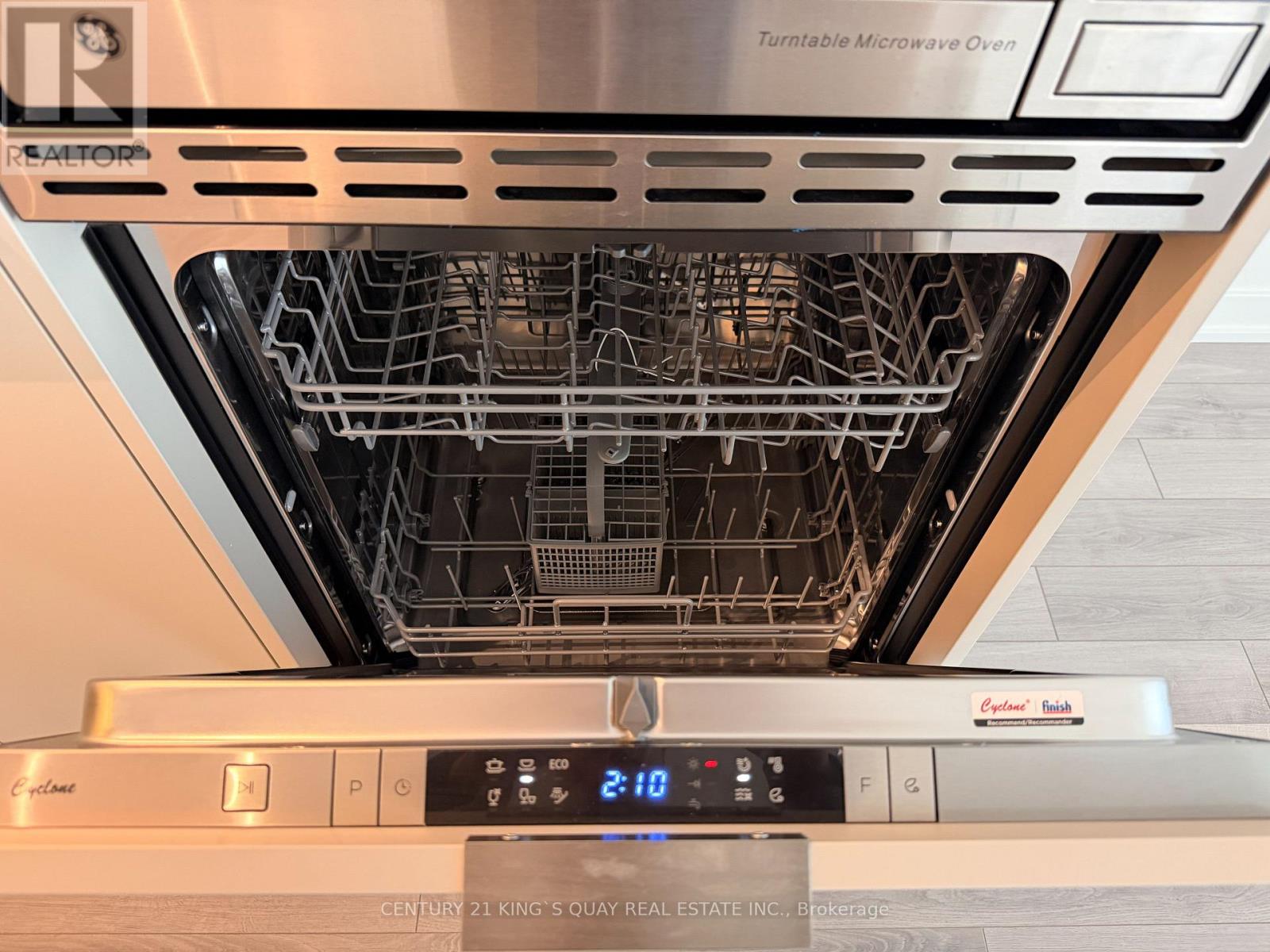 1402 - 3071 Trafalgar Road, Oakville, Ontario  L6H 8C6 - Photo 9 - W12642404