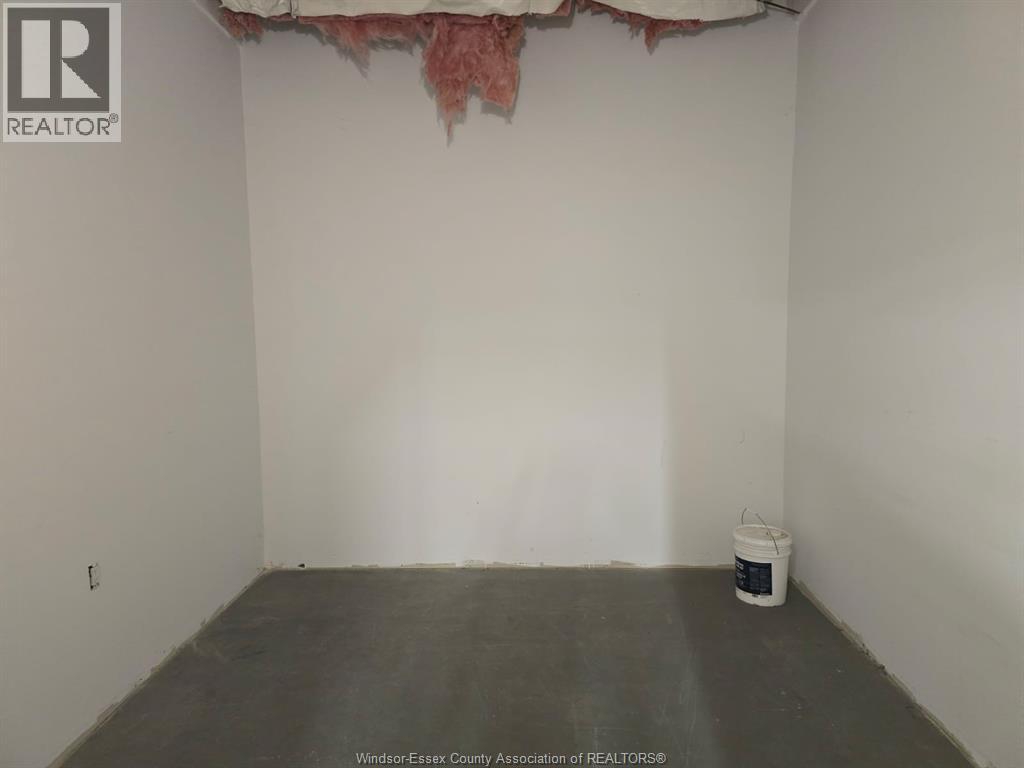 357 Queen Street Unit# Rear Garage/shop, Essex, Ontario  N0R 1G0 - Photo 6 - 25031871