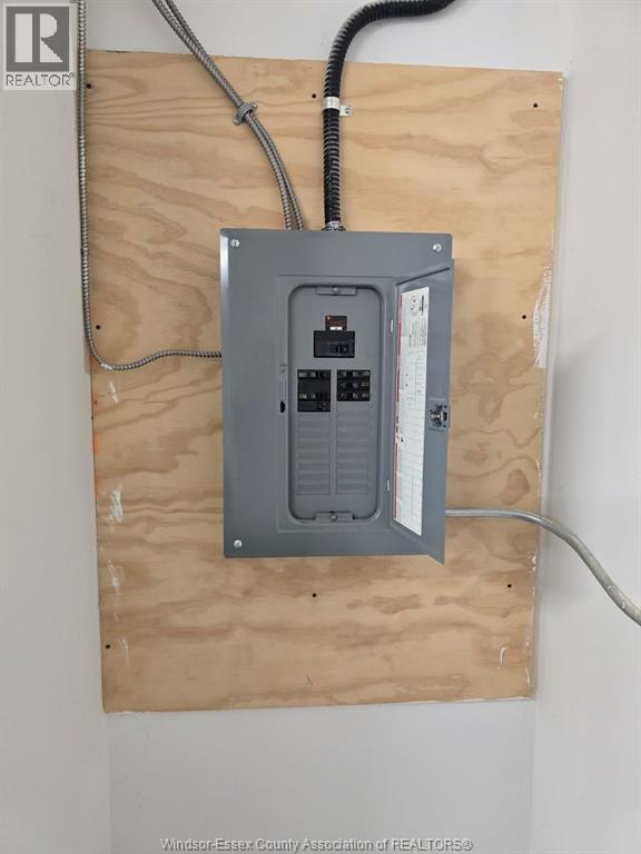 357 Queen Street Unit# Rear Garage/shop, Essex, Ontario  N0R 1G0 - Photo 7 - 25031871