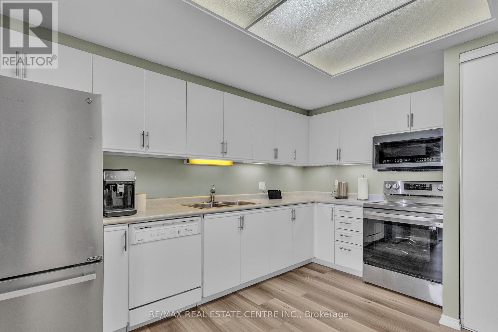 202 - 105 Bagot Street, Guelph, Ontario  N1H 8H4 - Photo 12 - X12642396