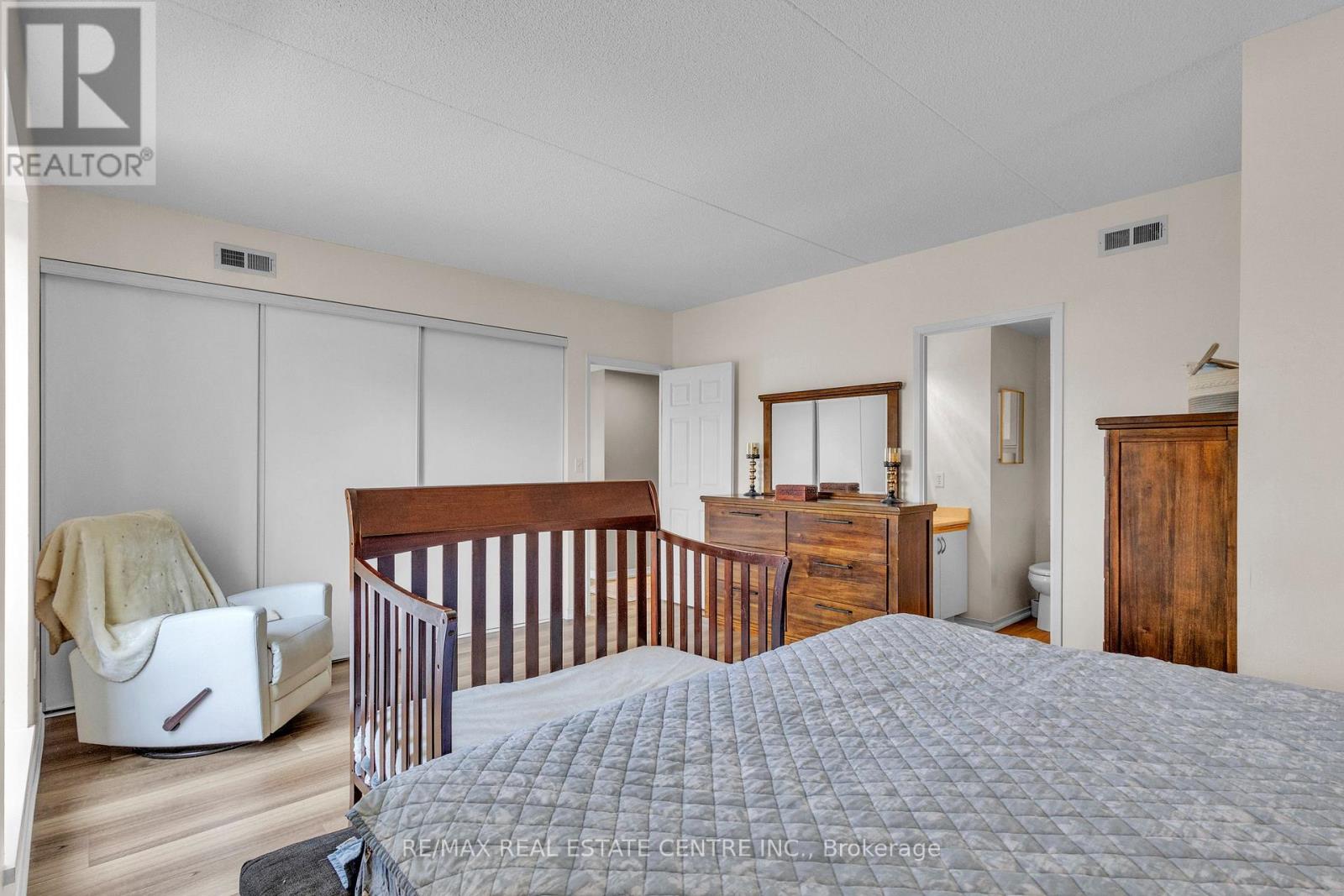 202 - 105 Bagot Street, Guelph, Ontario  N1H 8H4 - Photo 25 - X12642396