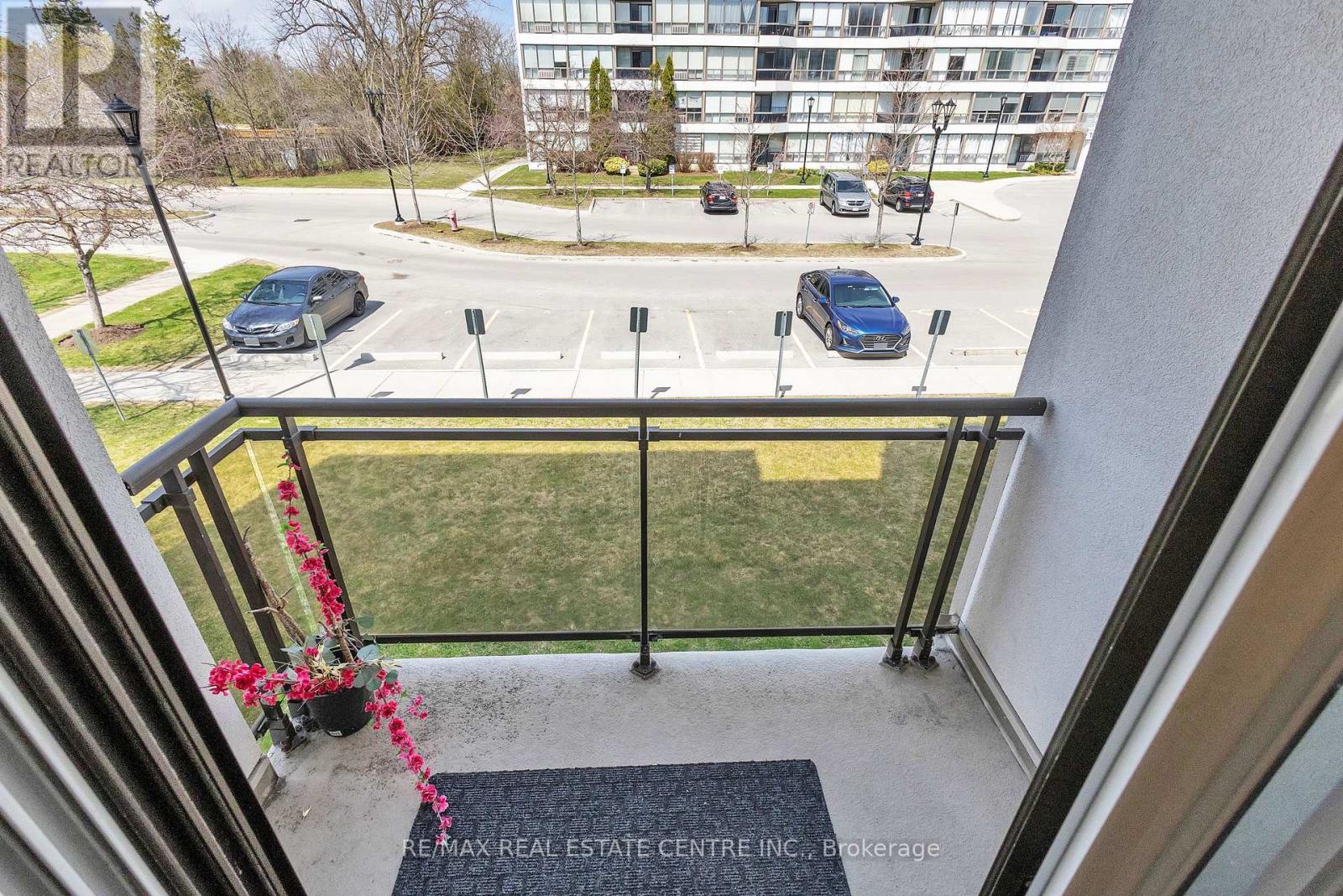 202 - 105 Bagot Street, Guelph, Ontario  N1H 8H4 - Photo 30 - X12642396