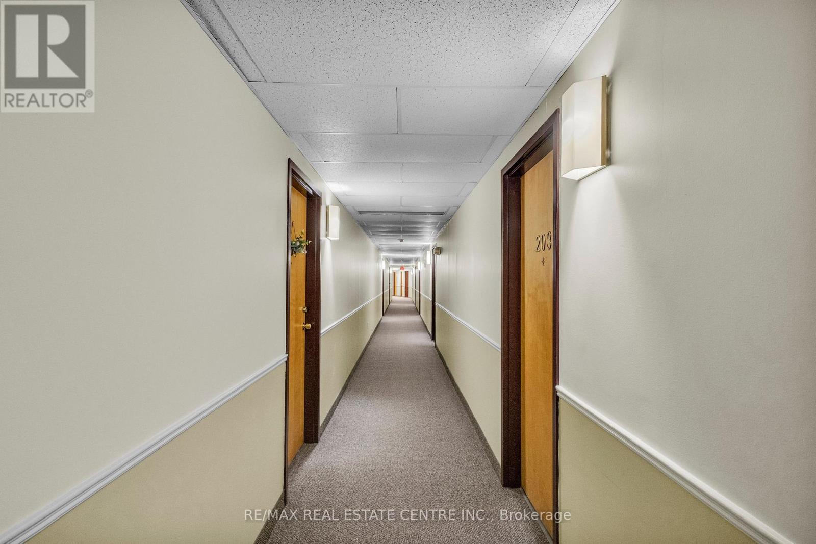 202 - 105 Bagot Street, Guelph, Ontario  N1H 8H4 - Photo 7 - X12642396