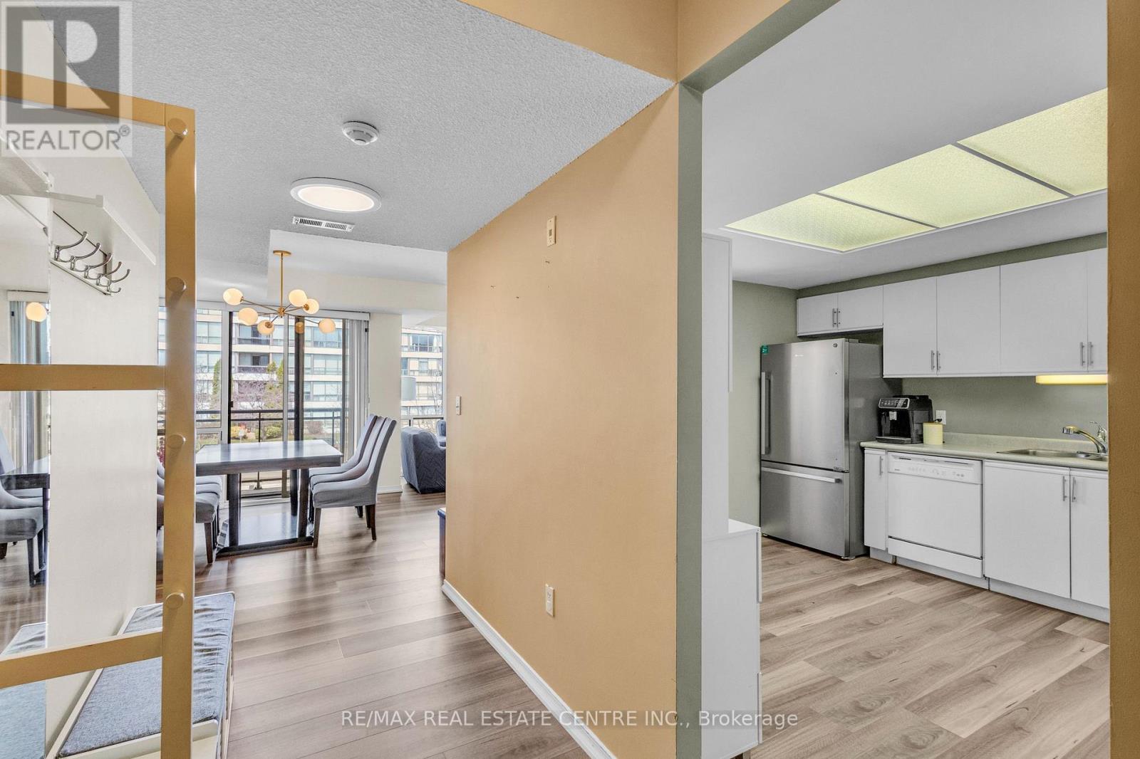 202 - 105 Bagot Street, Guelph, Ontario  N1H 8H4 - Photo 9 - X12642396