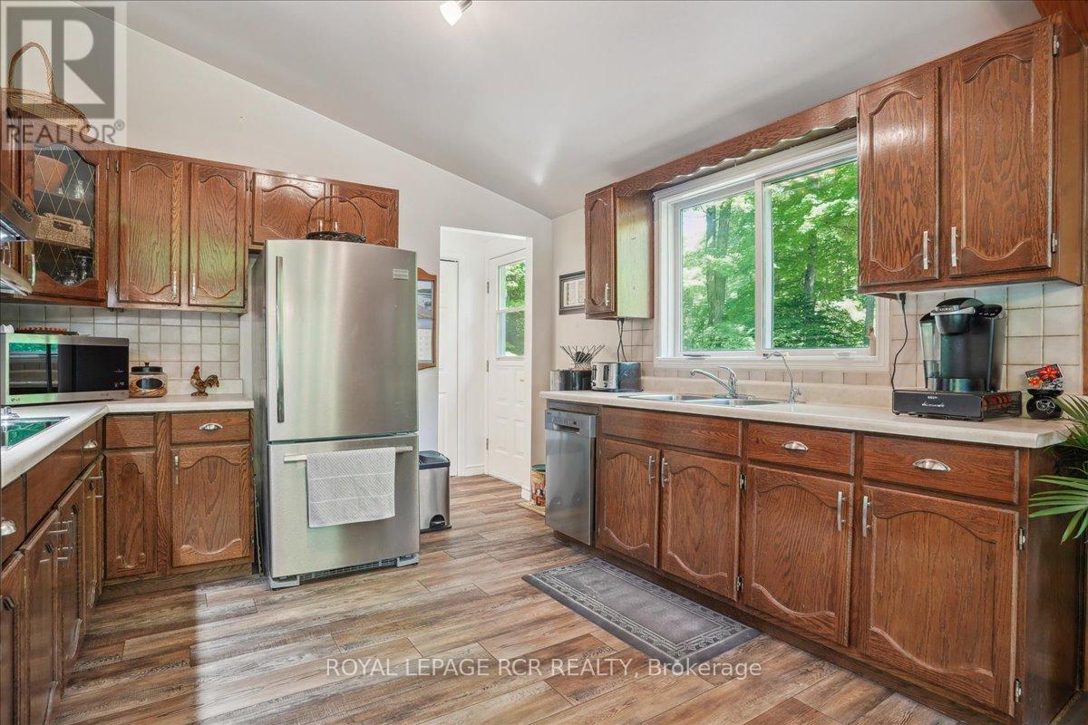 859 Sixth Street N, South Bruce Peninsula, Ontario  N0H 2G0 - Photo 3 - X12642400