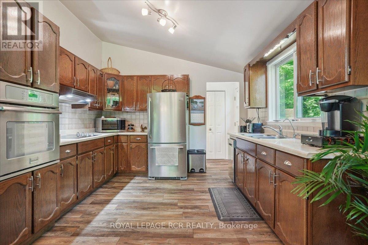 859 Sixth Street N, South Bruce Peninsula, Ontario  N0H 2G0 - Photo 4 - X12642400