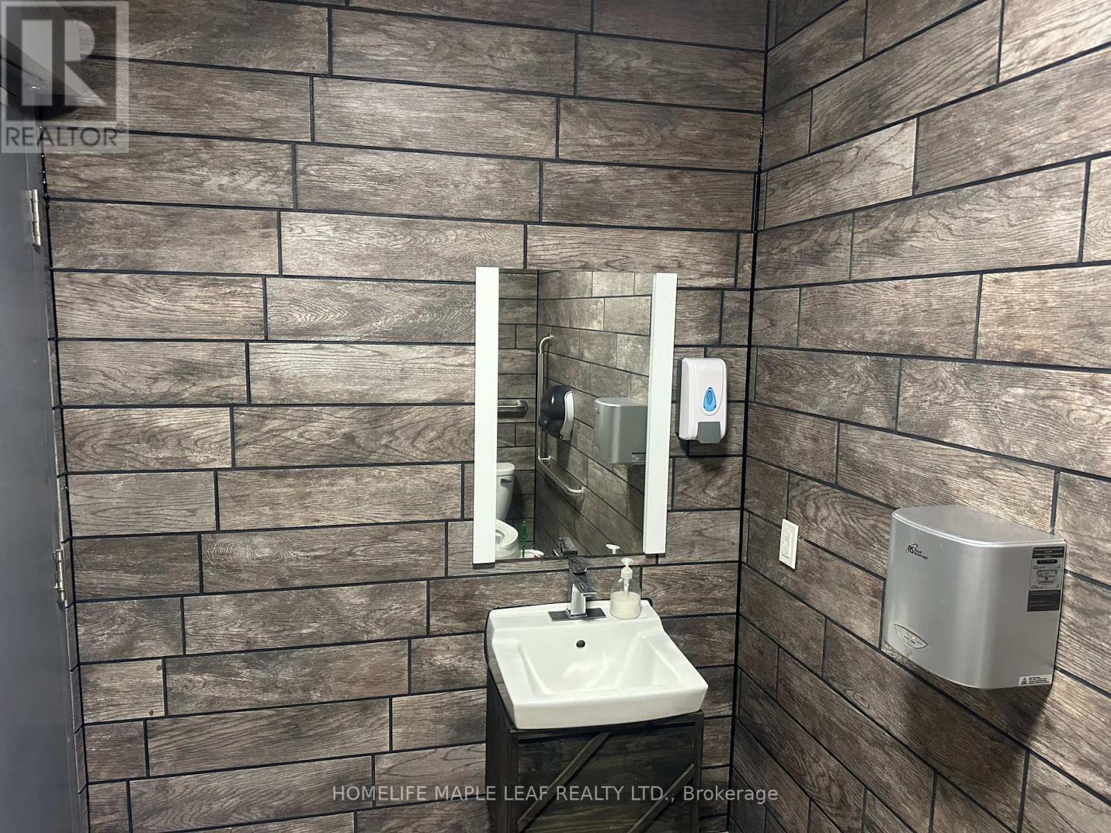 257 Dundas Street, Woodstock, Ontario  N4S 1A9 - Photo 20 - X12642414