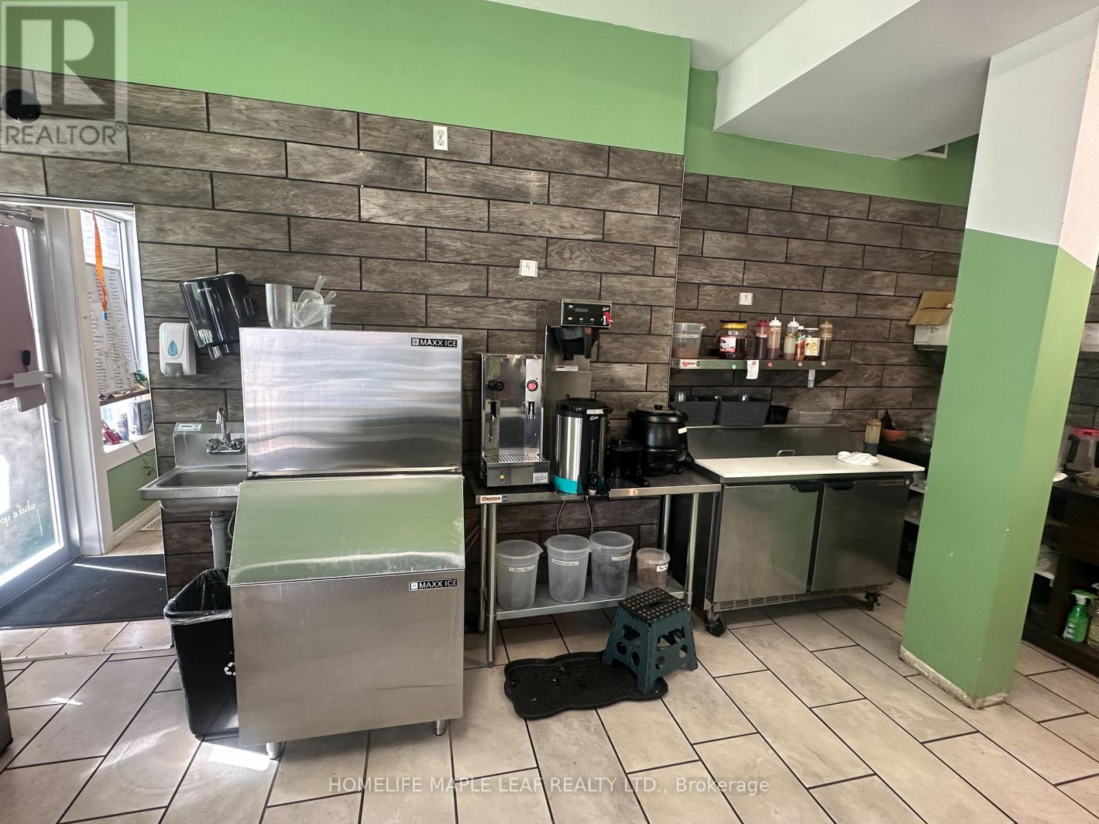 257 Dundas Street, Woodstock, Ontario  N4S 1A9 - Photo 5 - X12642414