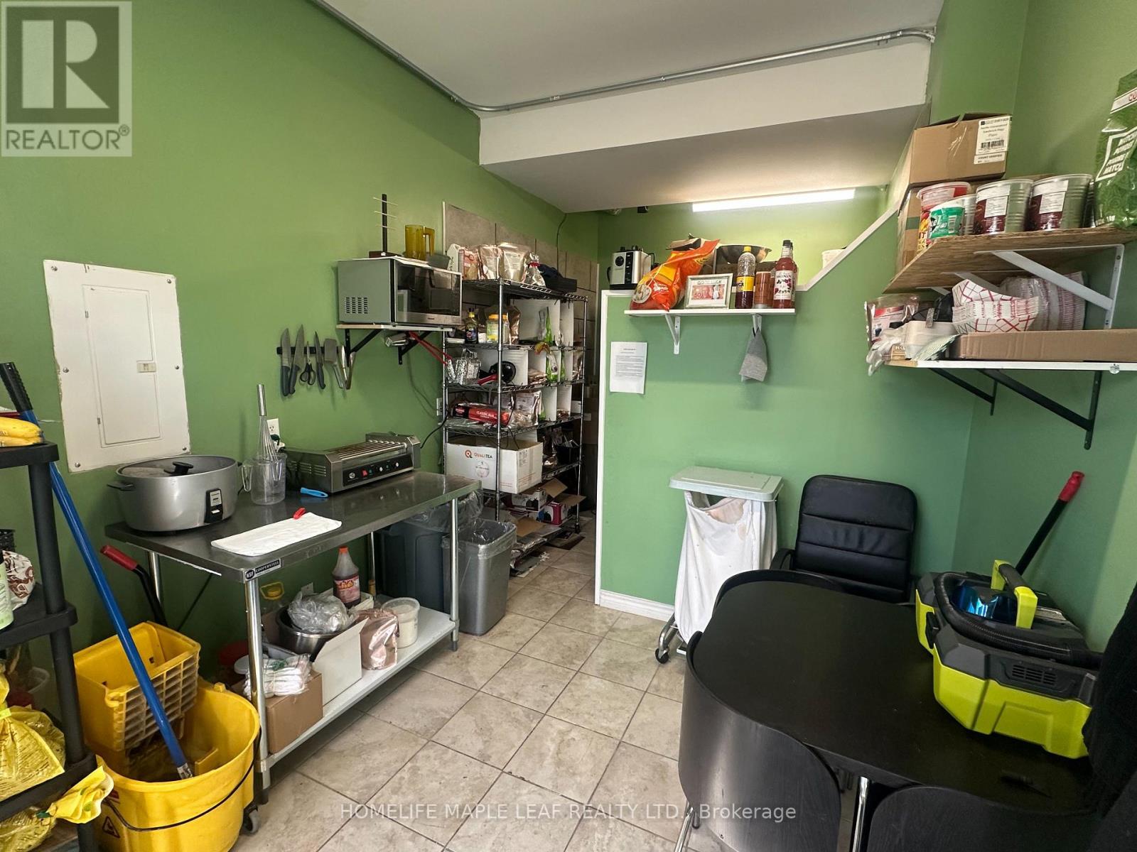 257 Dundas Street, Woodstock, Ontario  N4S 1A9 - Photo 8 - X12642414