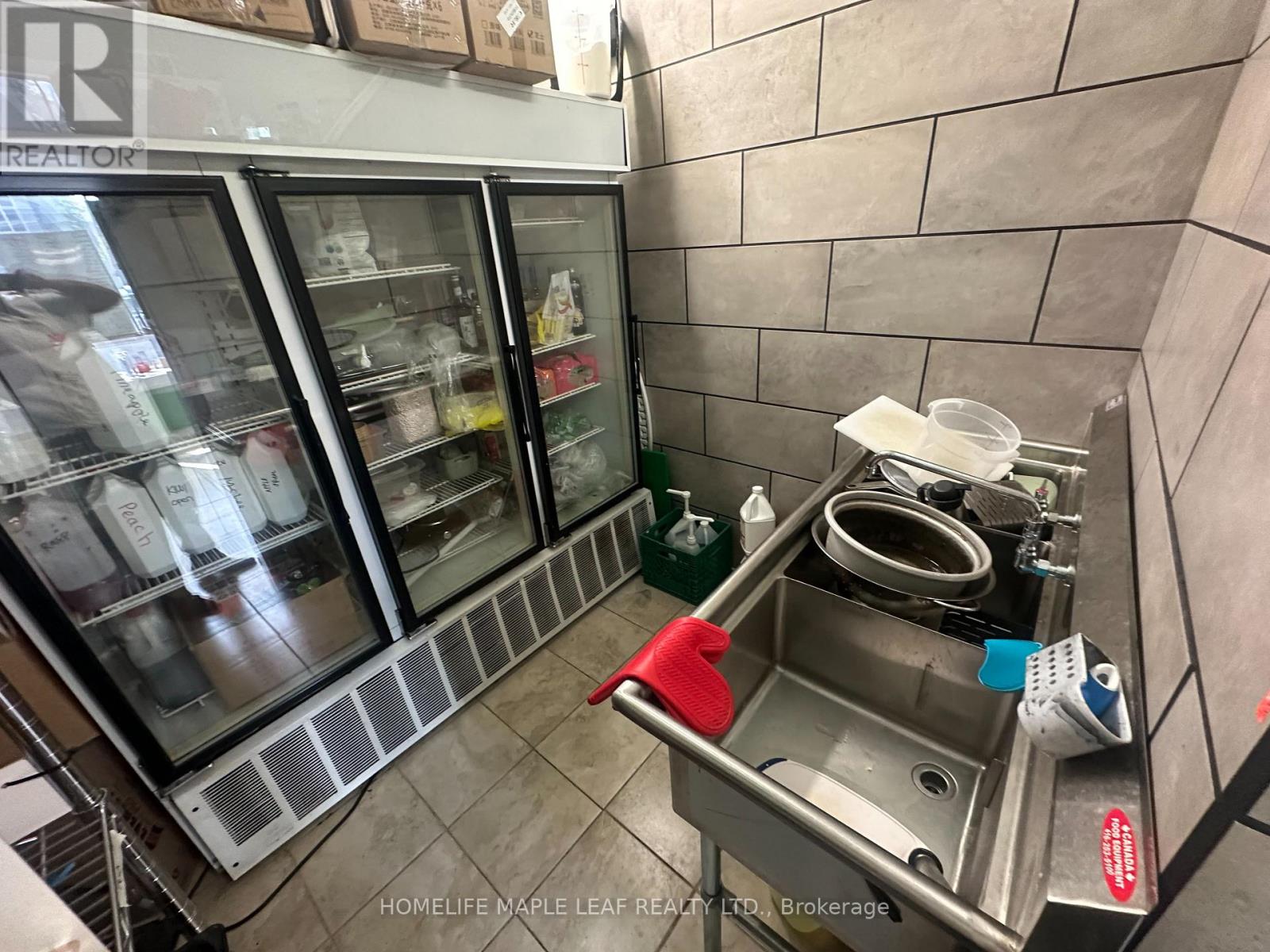 257 Dundas Street, Woodstock, Ontario  N4S 1A9 - Photo 9 - X12642414