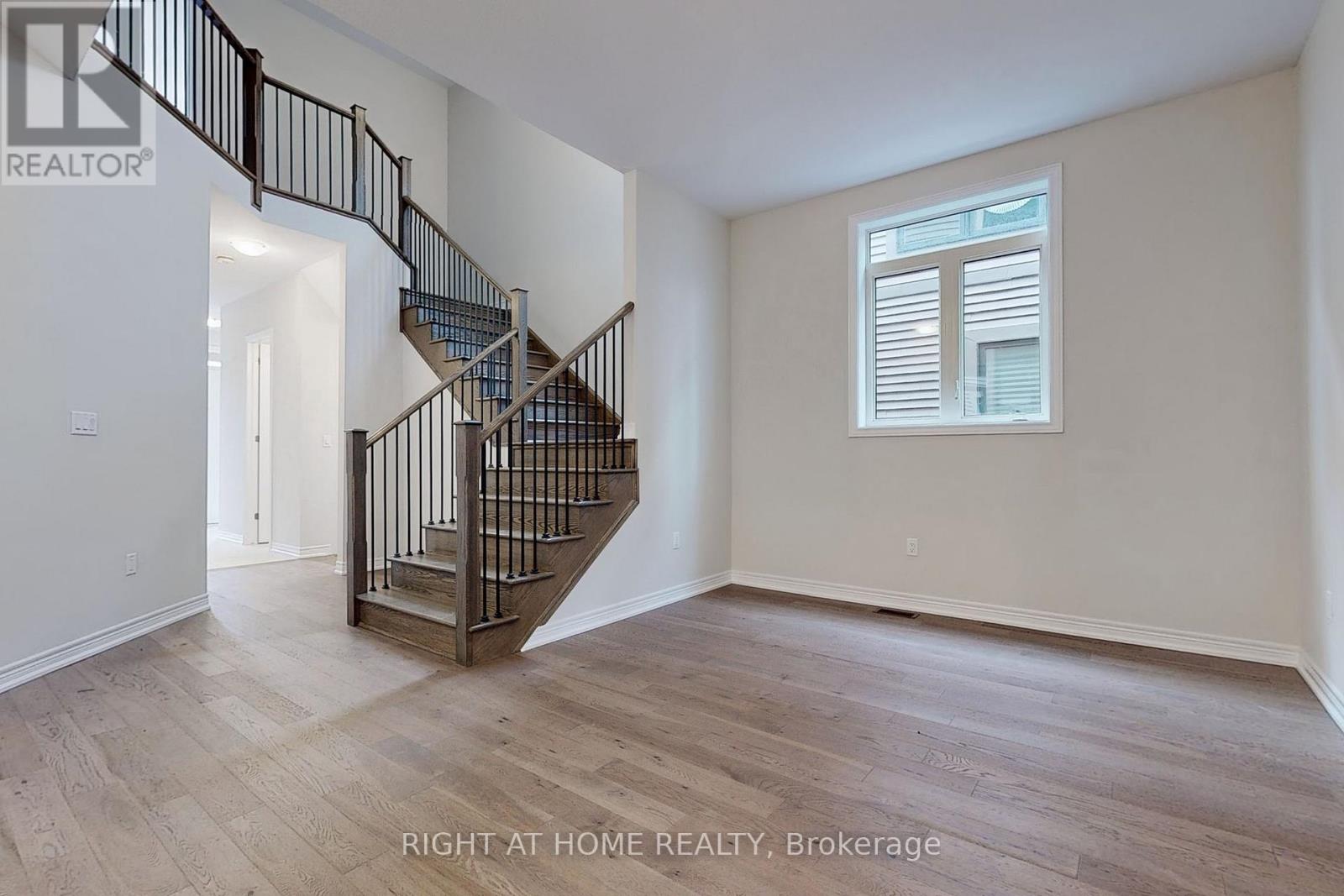 91 Starfire Crescent, Hamilton, Ontario  L8E 0K9 - Photo 2 - X12642418