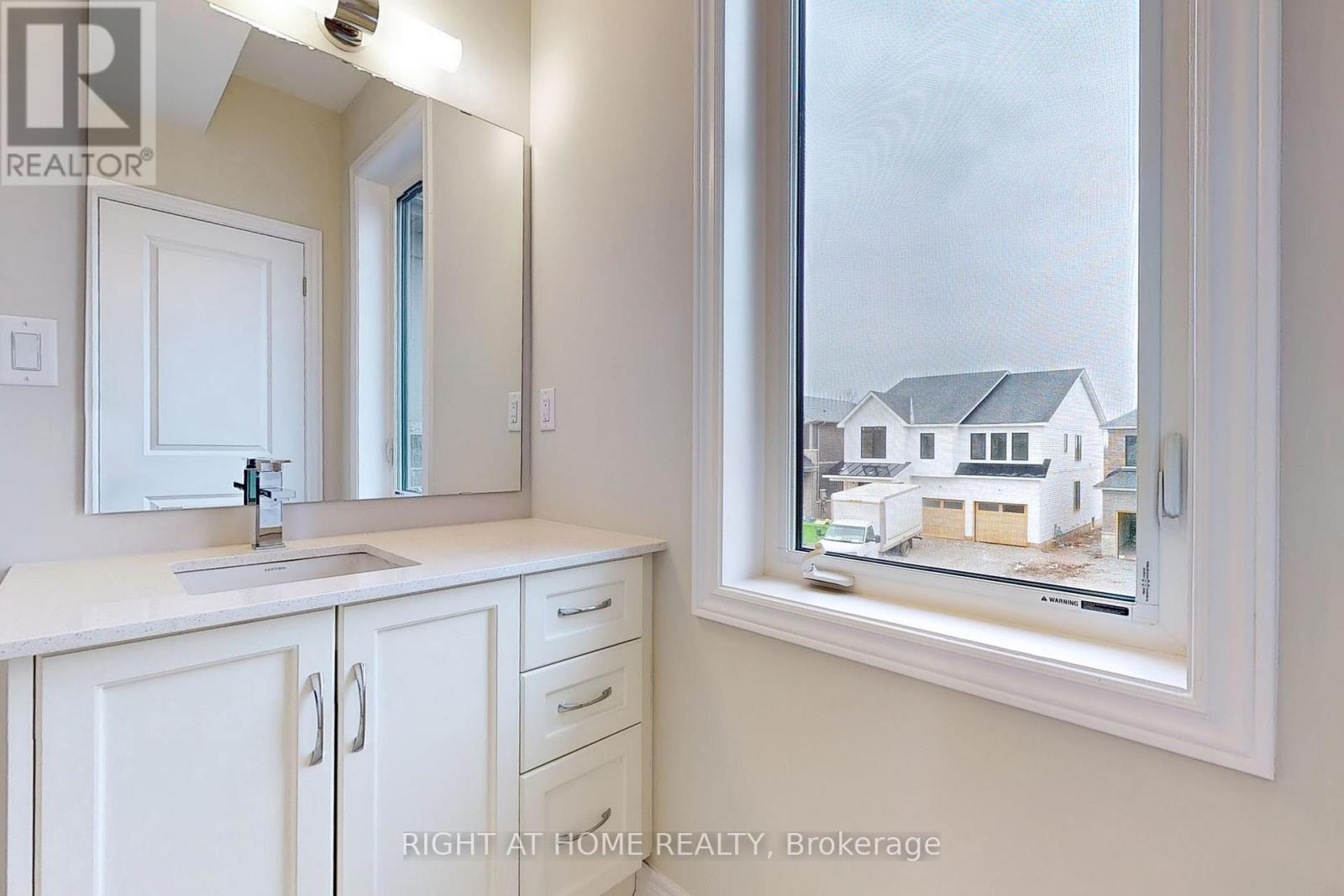 91 Starfire Crescent, Hamilton, Ontario  L8E 0K9 - Photo 25 - X12642418