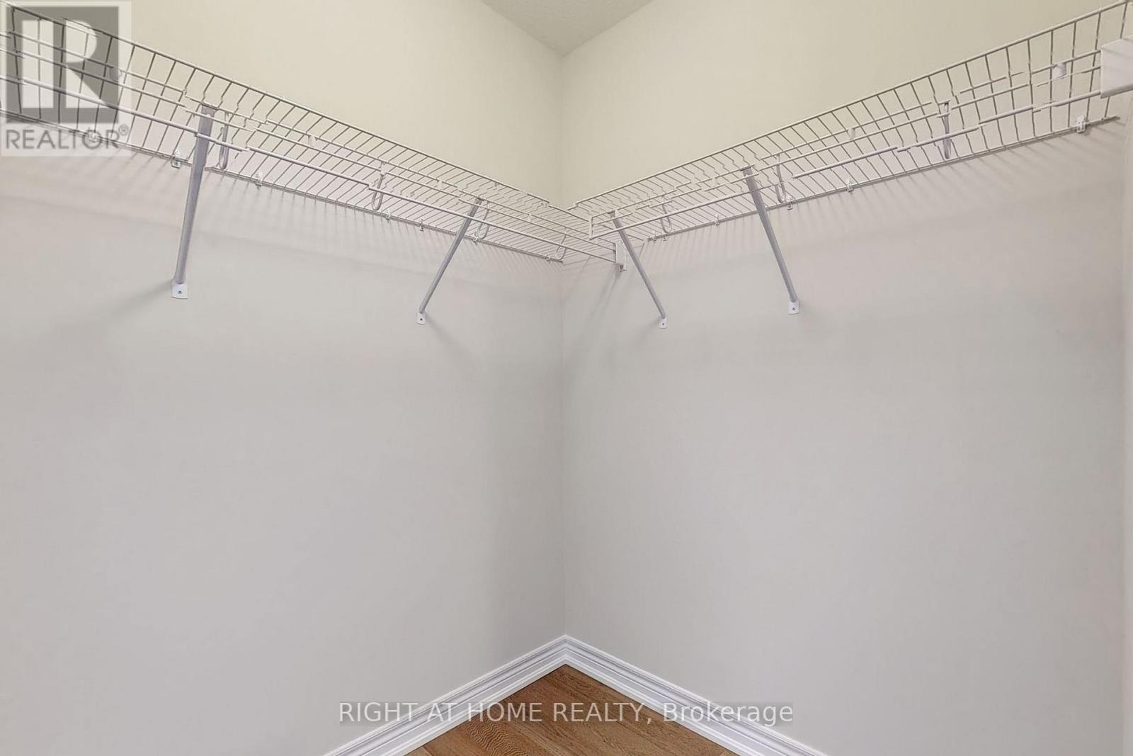 91 Starfire Crescent, Hamilton, Ontario  L8E 0K9 - Photo 29 - X12642418