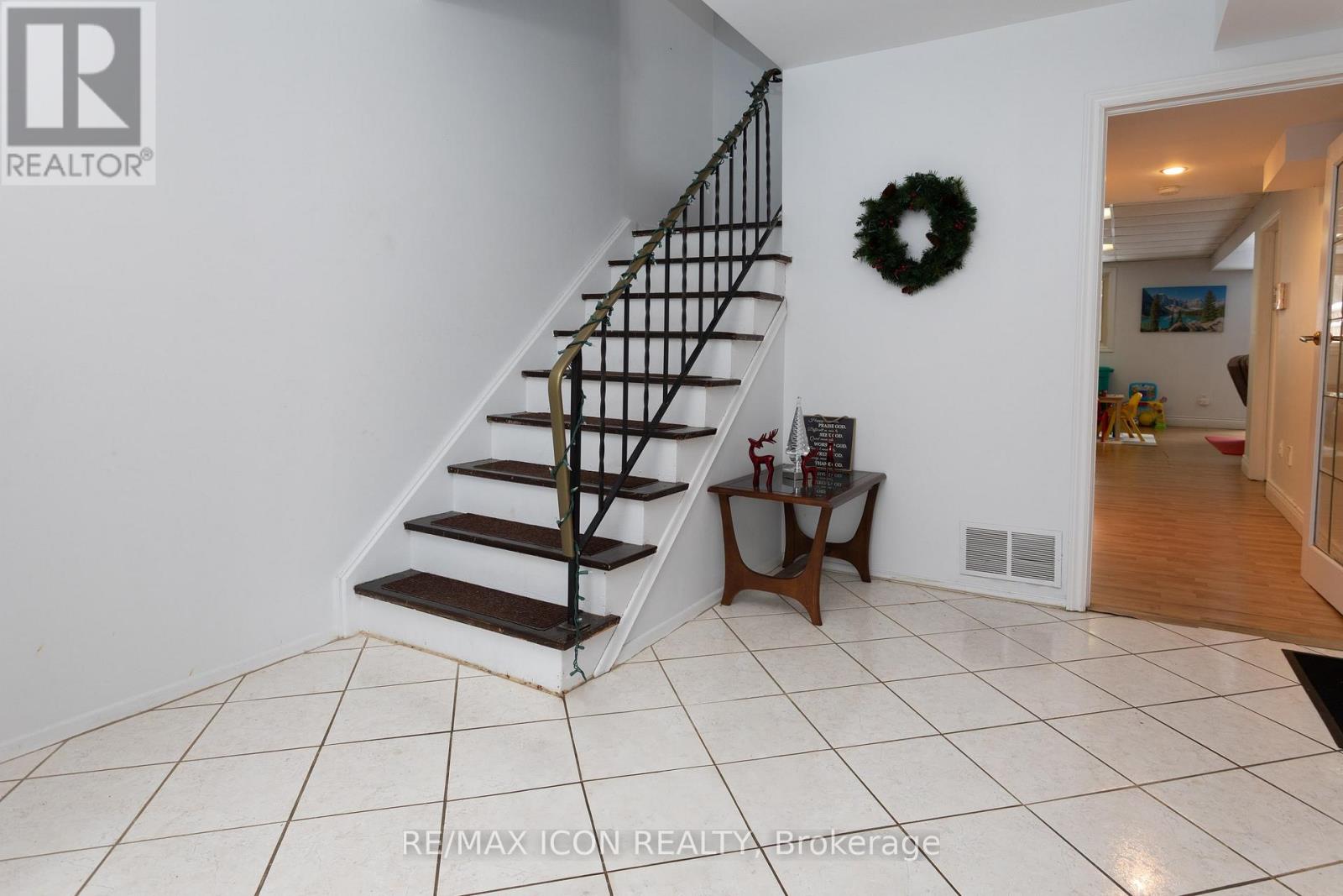 124 Dalegrove Drive, Kitchener, Ontario  N2M 2G5 - Photo 2 - X12642420