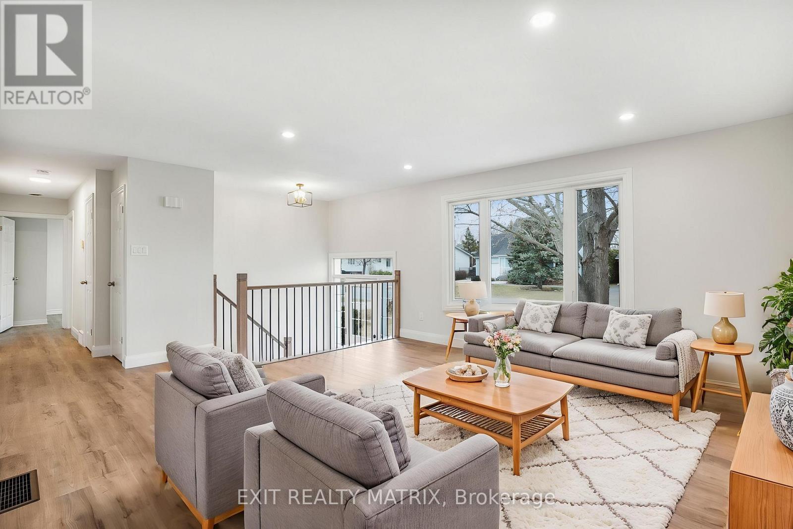 58 Castlebeau Street, Russell, Ontario  K0A 1W0 - Photo 5 - X12411665