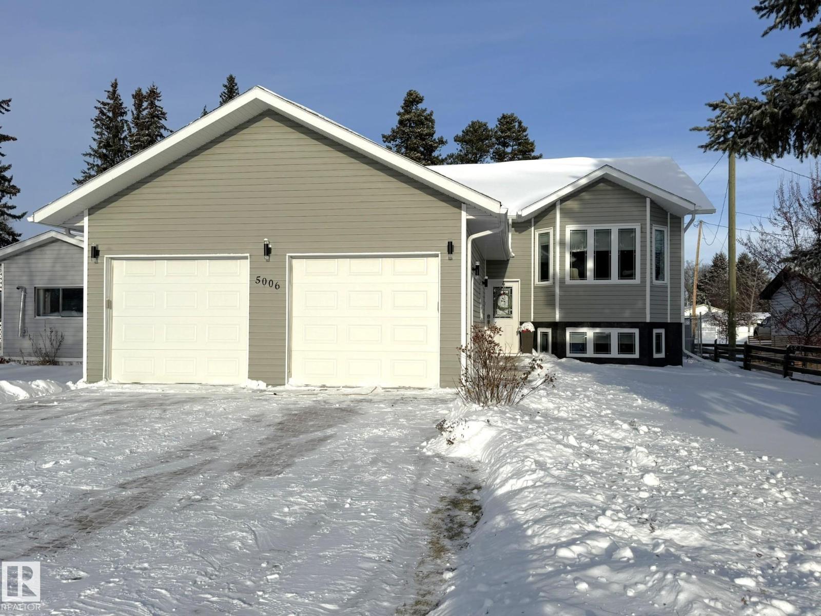 5006 46 AV, Calmar, Alberta