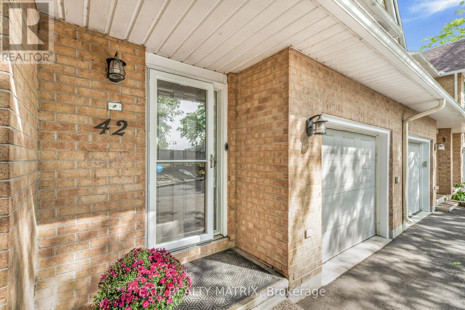 26 - 42 Oakhaven Private, Ottawa, Ontario  K1K 4K1 - Photo 2 - X12642450