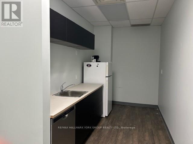 210 - 14845 Yonge Street, Aurora, Ontario  L4C 5G3 - Photo 4 - N12586794