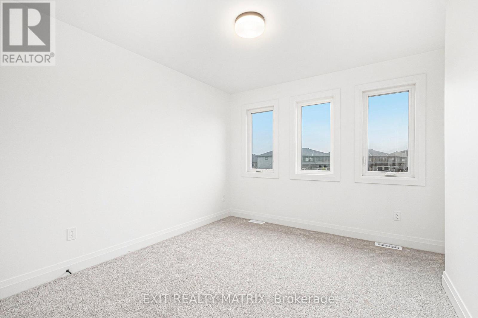 956 Cologne Street, Russell, Ontario  K0A 1W0 - Photo 12 - X12453809