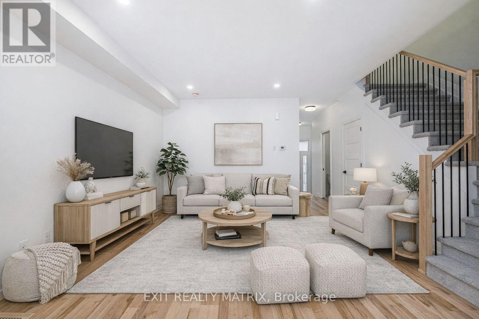 956 Cologne Street, Russell, Ontario  K0A 1W0 - Photo 7 - X12453809