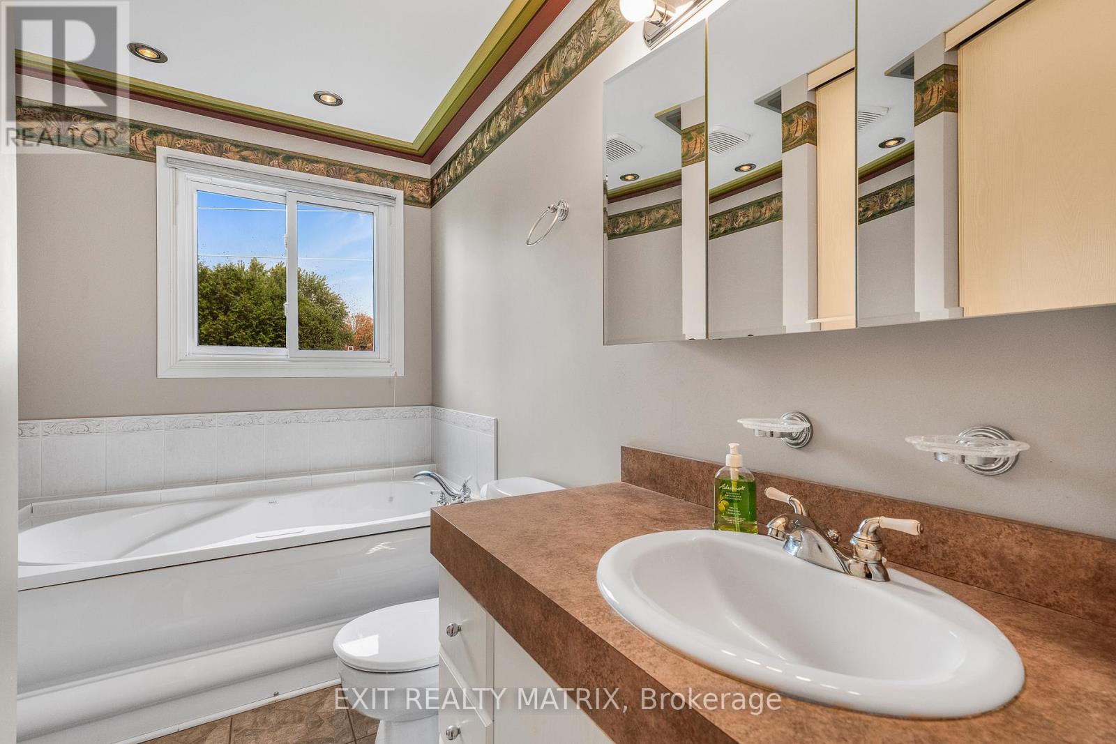 29 Louise Crescent, Russell, Ontario  K0A 1W0 - Photo 14 - X12495482