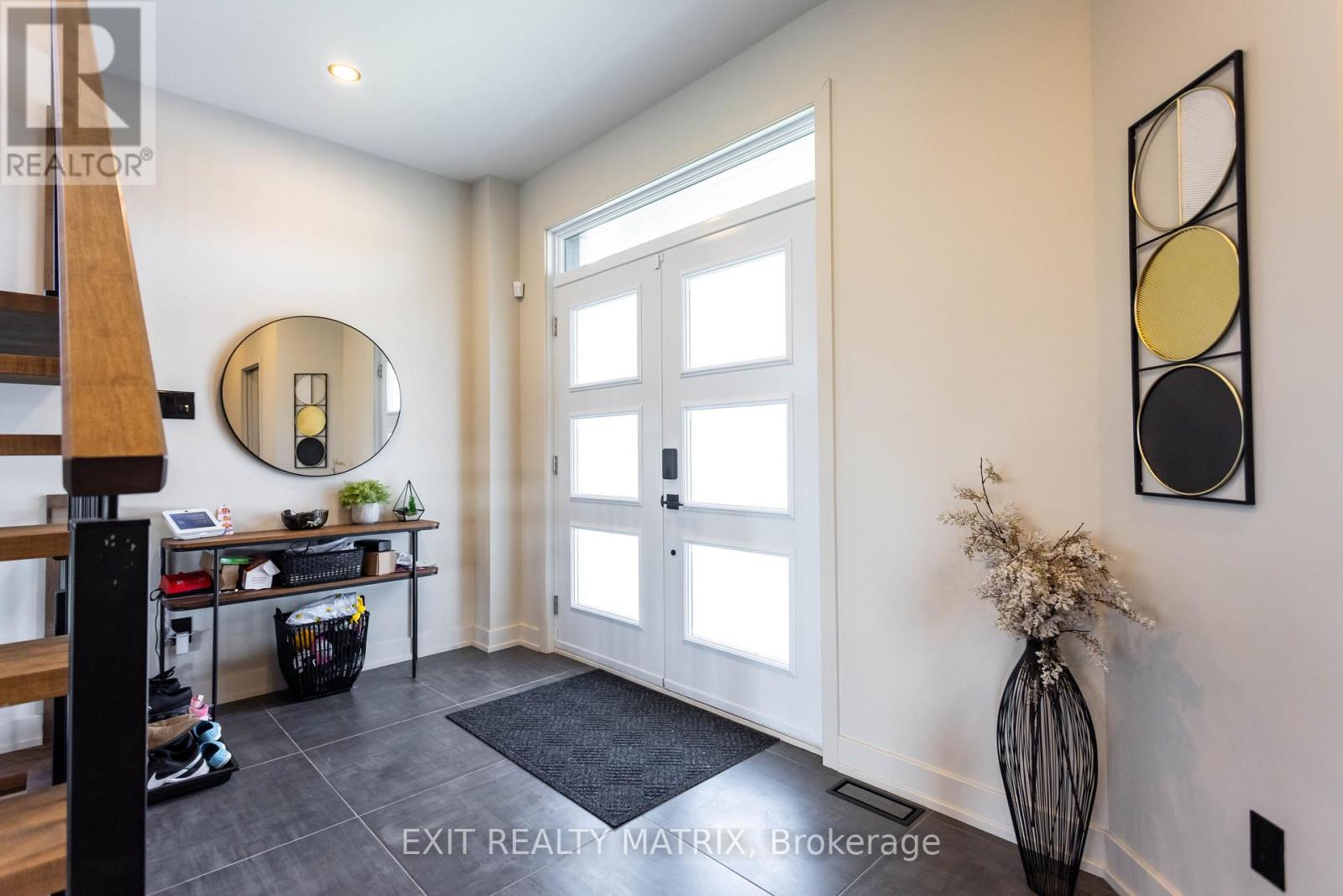 516 Barrage Street, Casselman, Ontario  K0A 1M0 - Photo 2 - X12286493