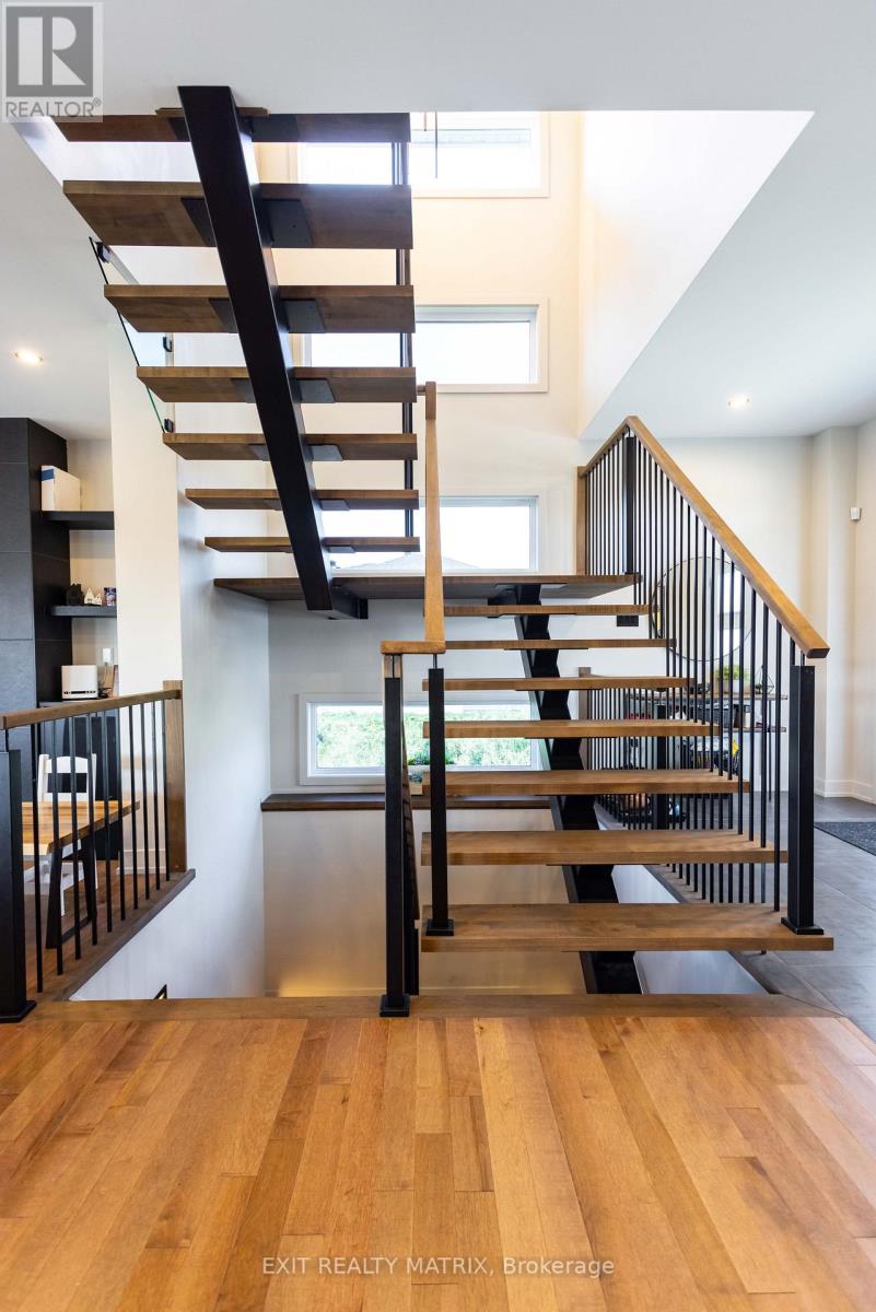 516 Barrage Street, Casselman, Ontario  K0A 1M0 - Photo 3 - X12286493