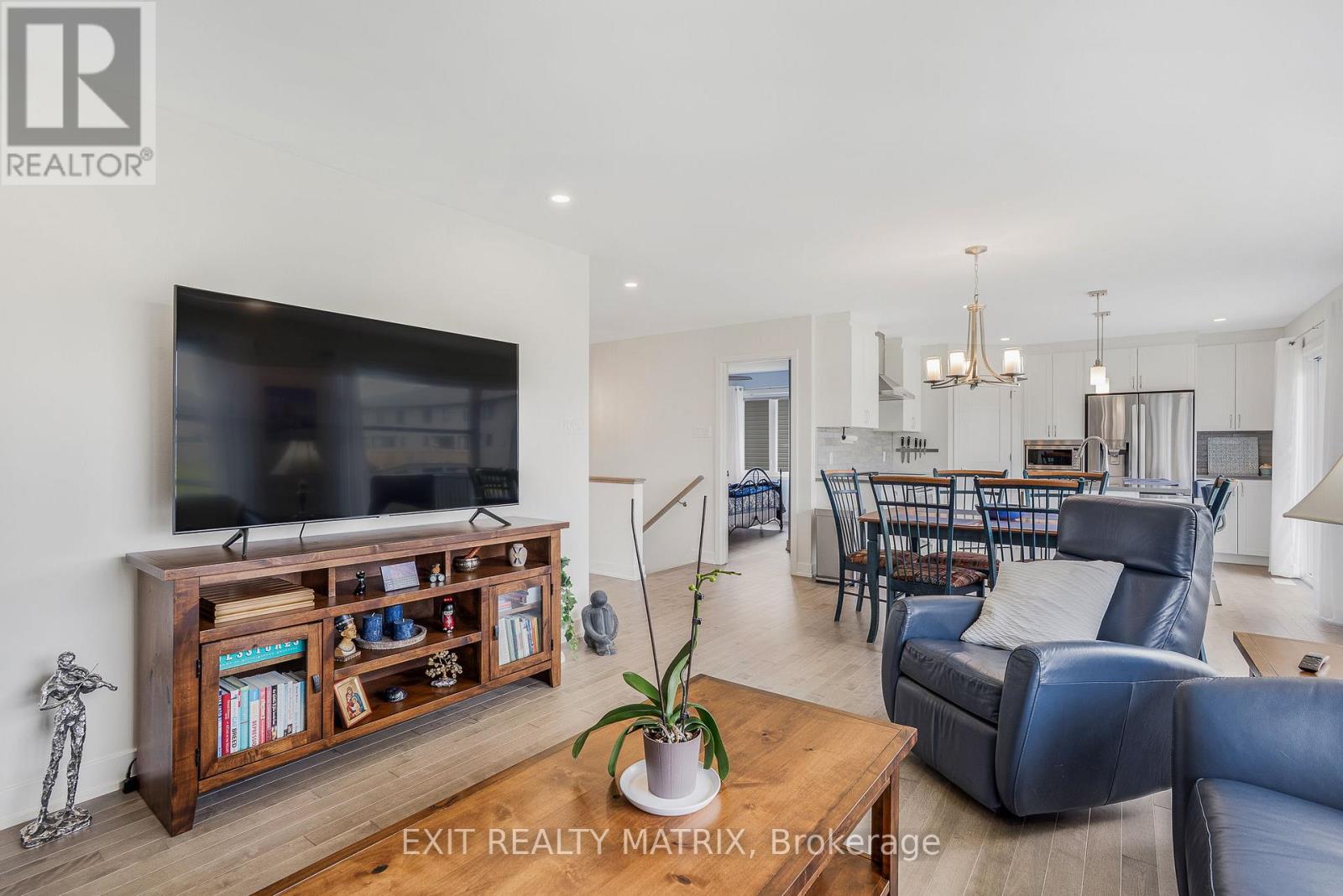 521 Barrage Street, Casselman, Ontario  K0A 1M0 - Photo 6 - X12368411