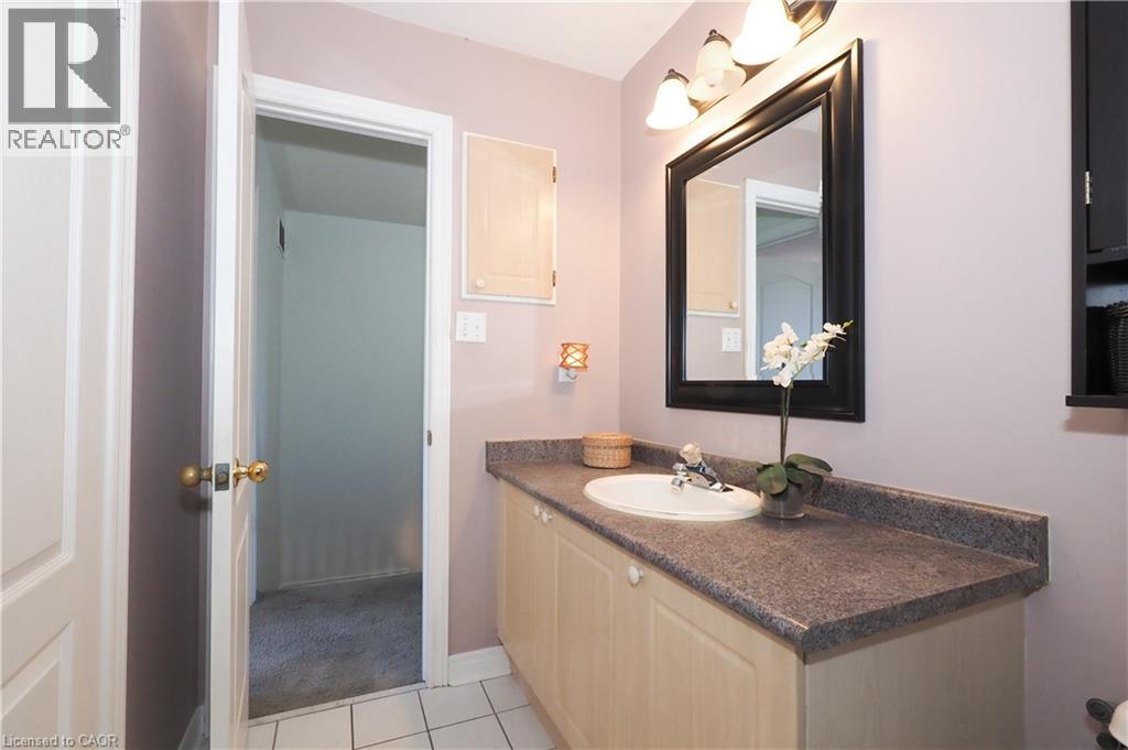 127 Essex Point Drive, Cambridge, Ontario  N1T 1W6 - Photo 33 - 40788462