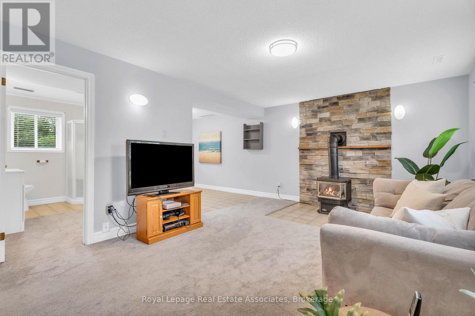 69 George Avenue, Wasaga Beach, Ontario  L9Z 2X9 - Photo 23 - S12449960