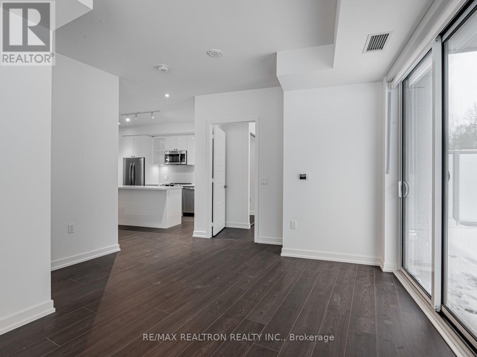 101 - 333 Sunseeker Avenue, Innisfil, Ontario  L9S 0R6 - Photo 4 - N12641842