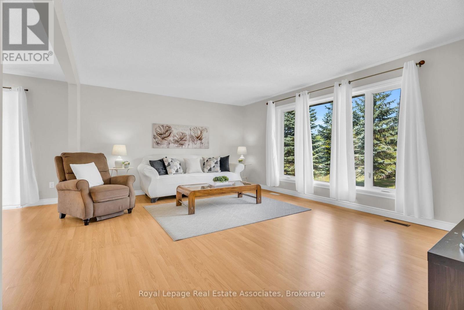 69 George Avenue, Wasaga Beach, Ontario  L9Z 2X9 - Photo 6 - S12449960