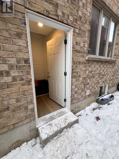 79 Cedarholme Avenue, Caledon, Ontario  L7C 3T2 - Photo 3 - W12642452