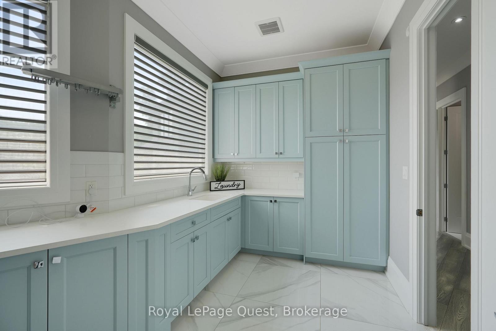 8 Midves Court, Springwater, Ontario  L9X 0P3 - Photo 26 - S12642536