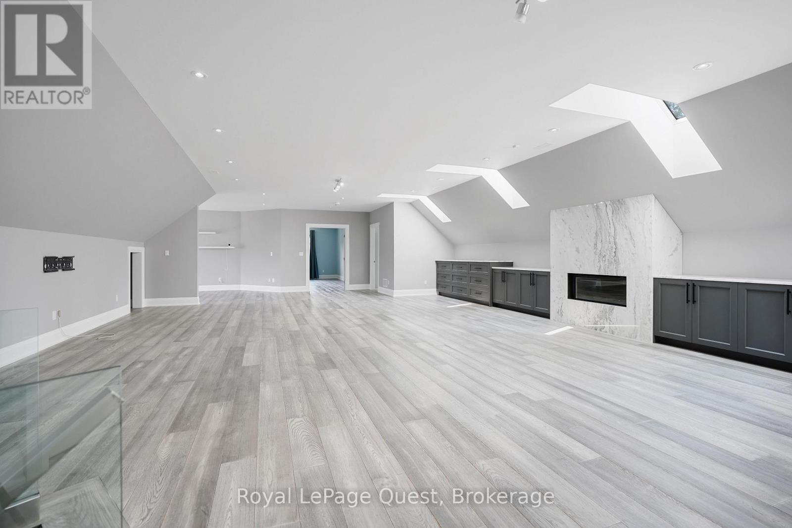 8 Midves Court, Springwater, Ontario  L9X 0P3 - Photo 30 - S12642536