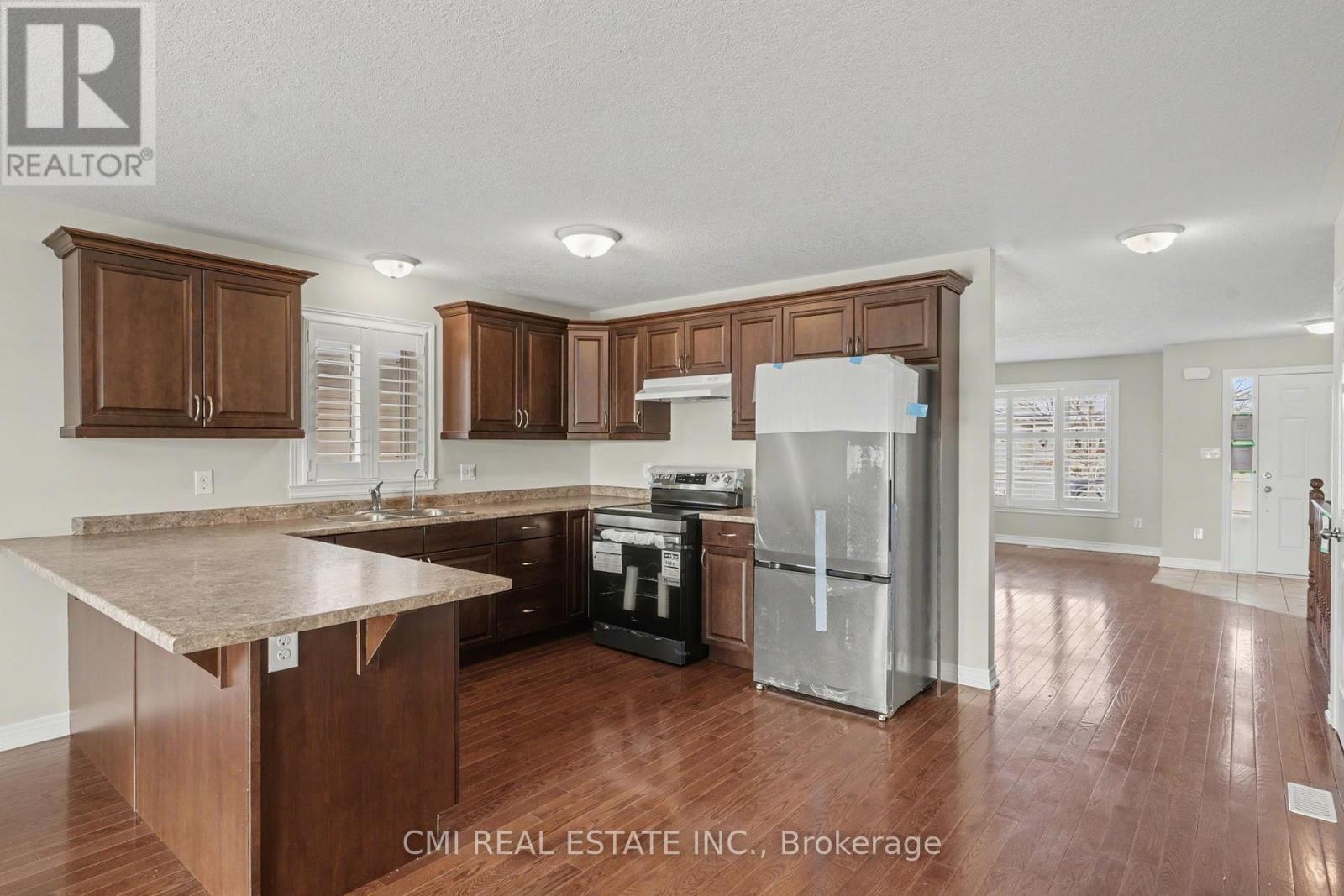 45 Helen Drive, Haldimand, Ontario  N0A 1H0 - Photo 12 - X12642438