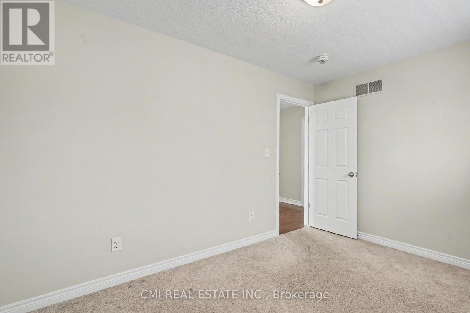 45 Helen Drive, Haldimand, Ontario  N0A 1H0 - Photo 17 - X12642438