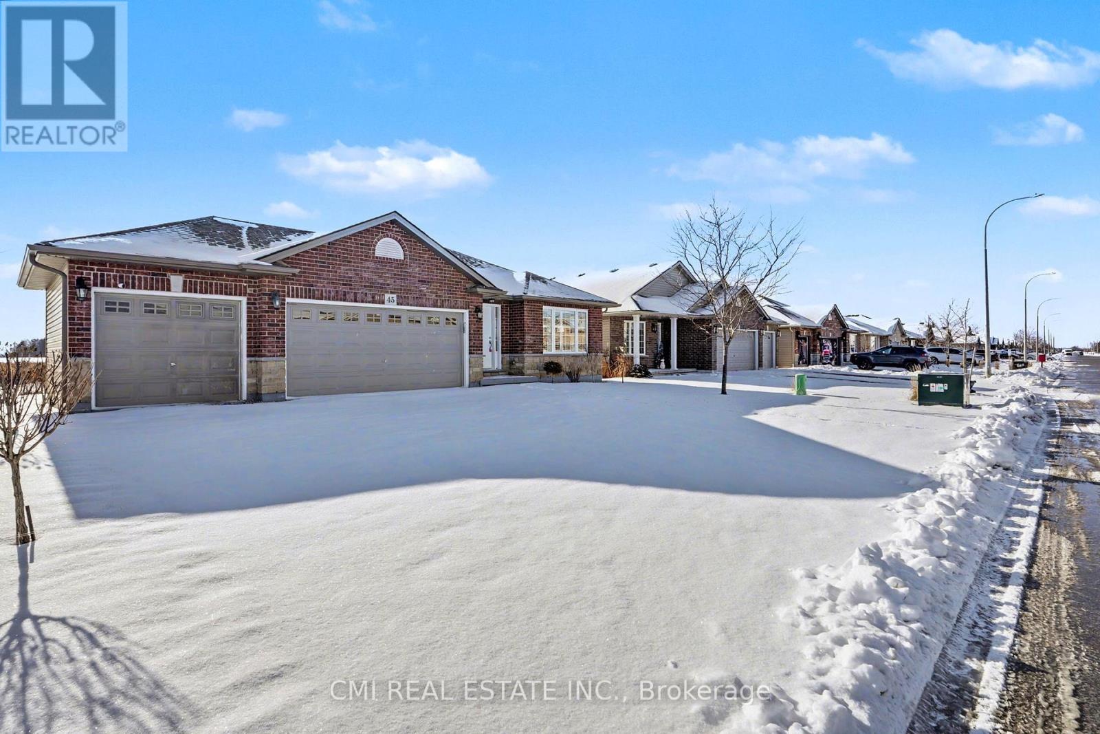 45 Helen Drive, Haldimand, Ontario  N0A 1H0 - Photo 2 - X12642438
