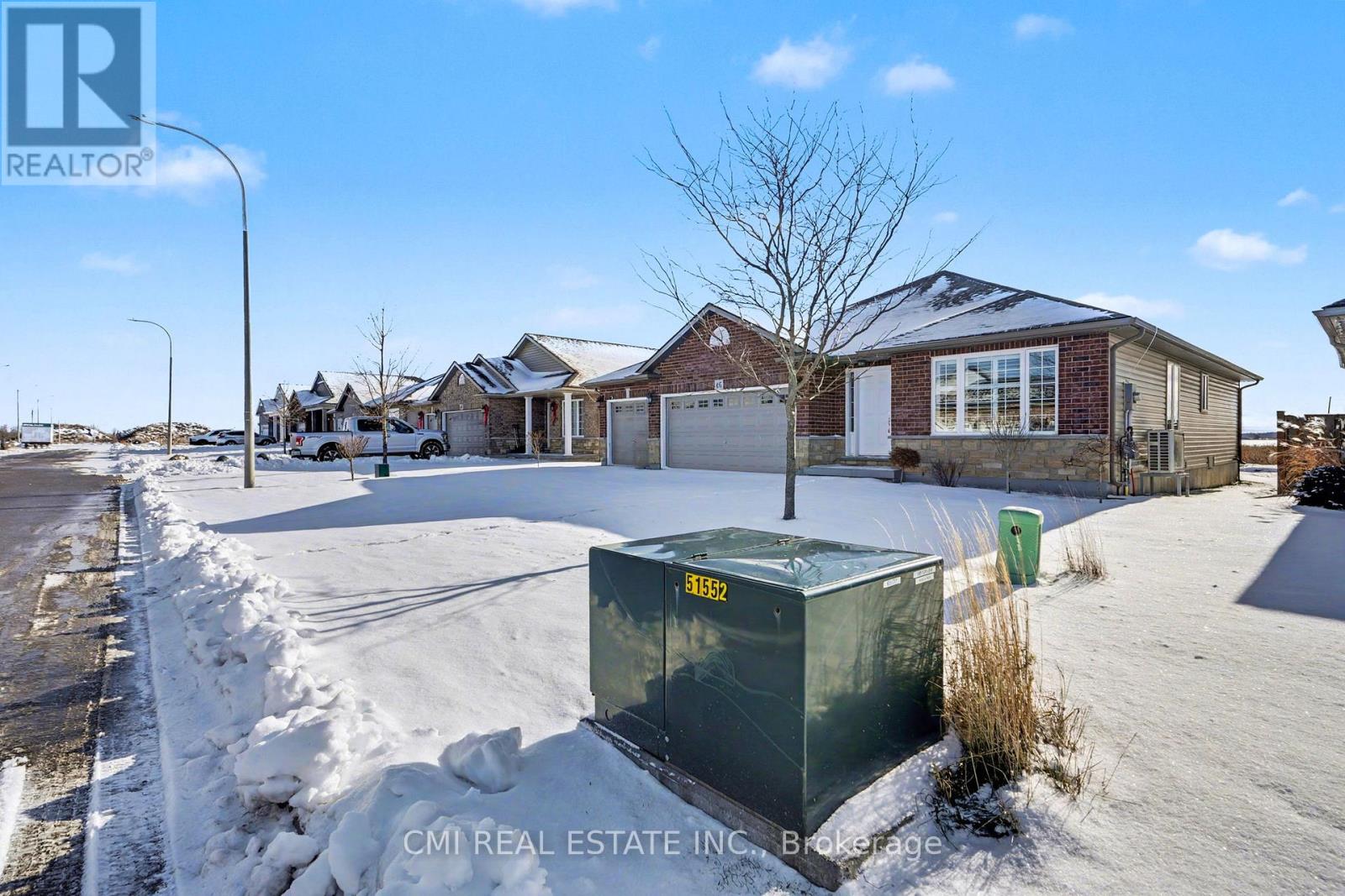 45 Helen Drive, Haldimand, Ontario  N0A 1H0 - Photo 3 - X12642438