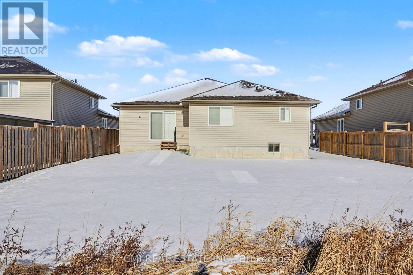 45 Helen Drive, Haldimand, Ontario  N0A 1H0 - Photo 37 - X12642438