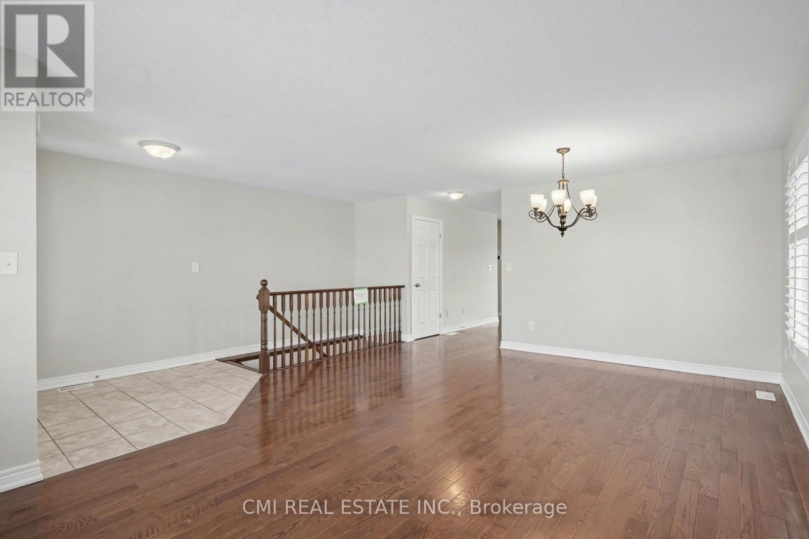 45 Helen Drive, Haldimand, Ontario  N0A 1H0 - Photo 5 - X12642438