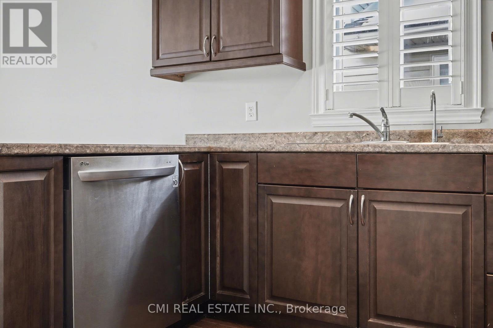 45 Helen Drive, Haldimand, Ontario  N0A 1H0 - Photo 8 - X12642438