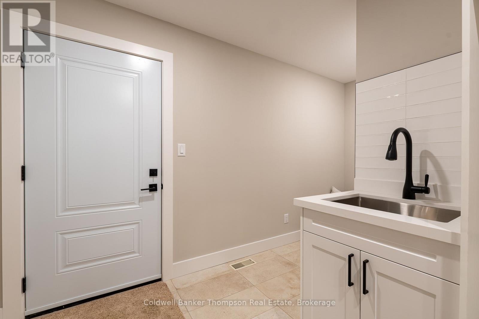 1854 Old Muskoka Road, Huntsville, Ontario  P0B 1M0 - Photo 17 - X12642506