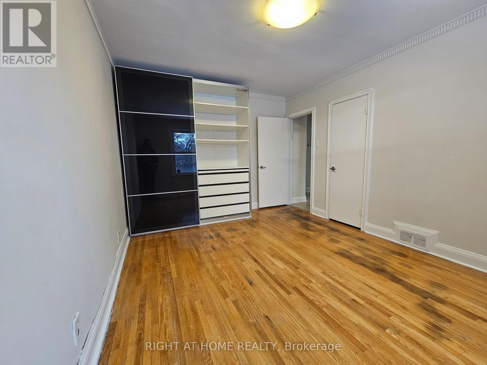 8 Roberta Drive, Toronto, Ontario  M6A 2J5 - Photo 14 - C12641844